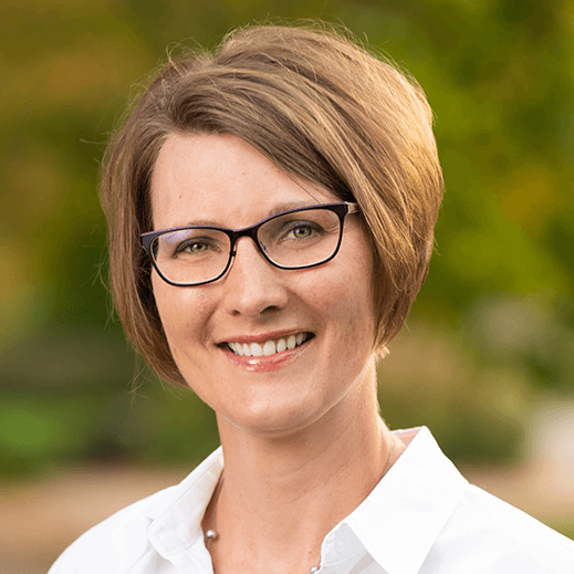 Pauline Van Nurden Headshot